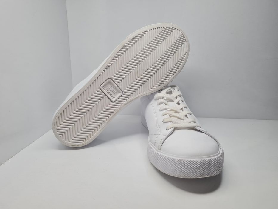 Кецове Lacoste 

Носени 1 път с кутия.

Размер 44 стелка 29 см.

Цена 35 евро.