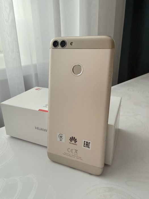 Huawei P smart 2018 год