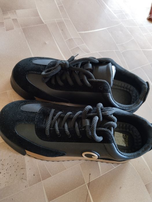 Кроссовки  продается  мужской