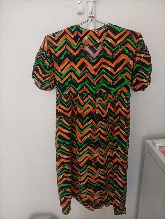 Продам платье все по. 1500