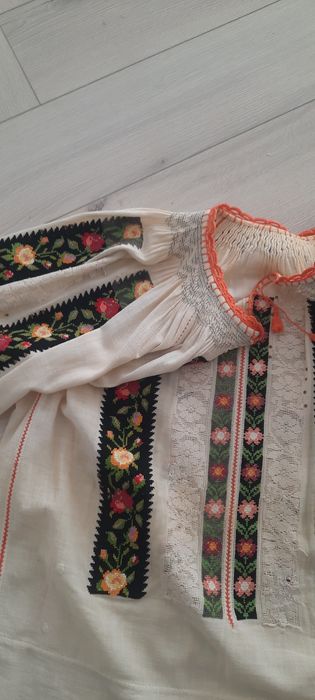 Fote din catifea cu paiete și margele