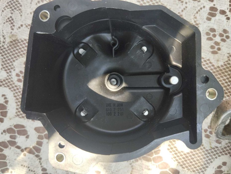 Продавам делкото за Nisan Almera N15.