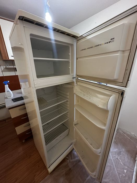 Frigider Zanussi
