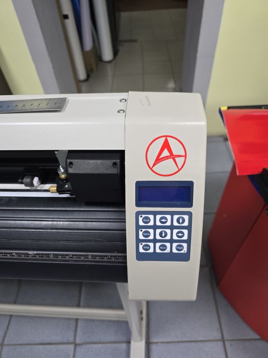 Плоттер режущий 1300мм