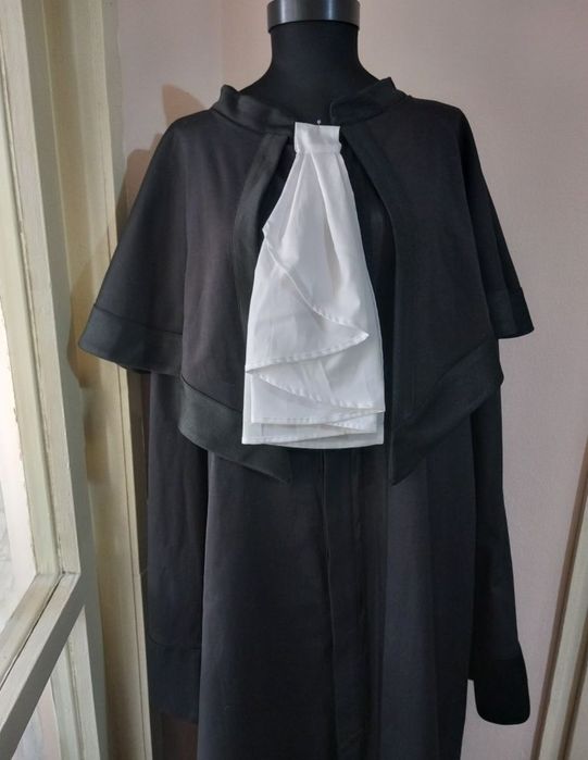 Адвокатски тоги !!