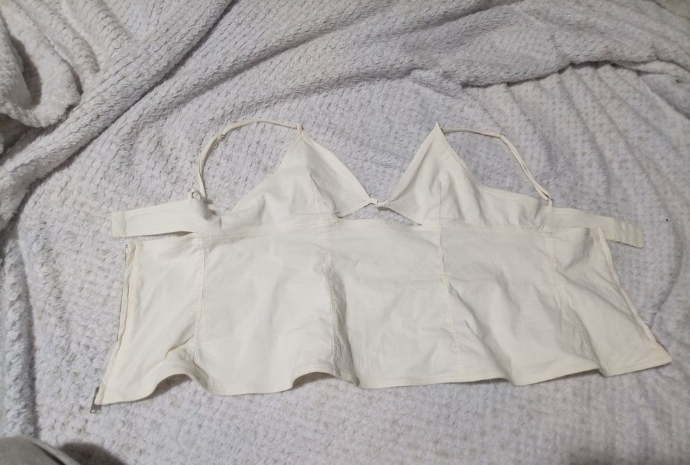 Top de damă ZARA alb, model corset/maieu cu decupajj, mărime S
