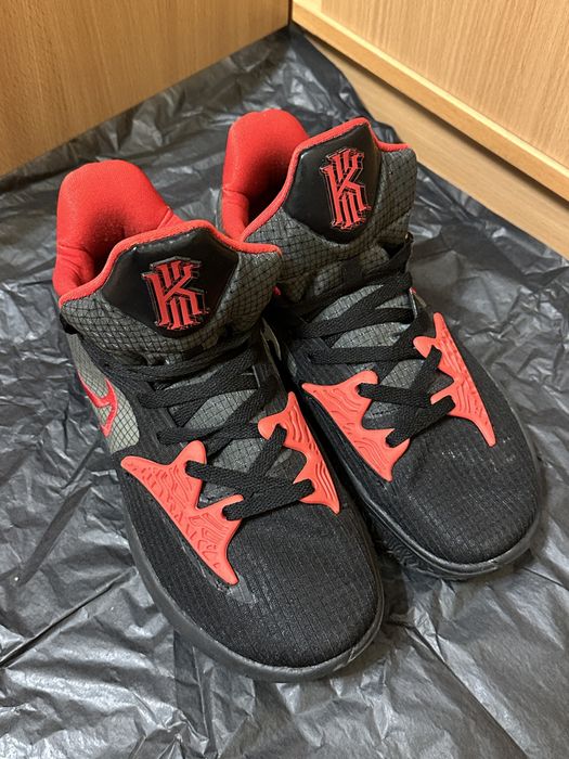 Кроссовки баскетбольные