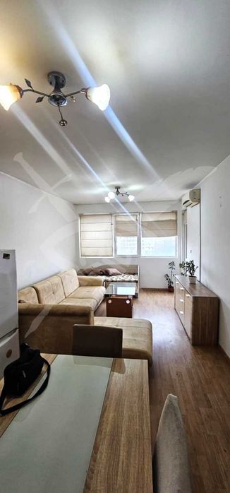 Дава се под наем Двустаен апартамент в Варна, Победа - 70 кв.м за 423.81 € - Снимка #1