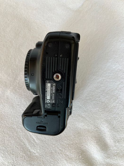 Canon EOS 60D + 18-55 IS + Yongnuo 50mm f/1.8 + card 32GB | 40.671 cadre