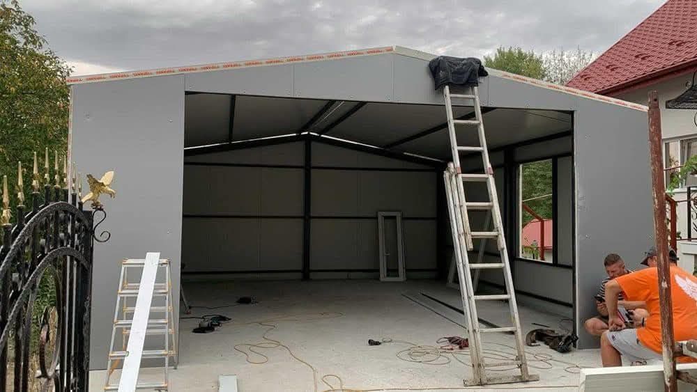 Vand Garaj metalic 7 x 6.5 rezistent si izolat