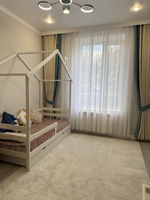 Продам детскую кроватку с матрасом
