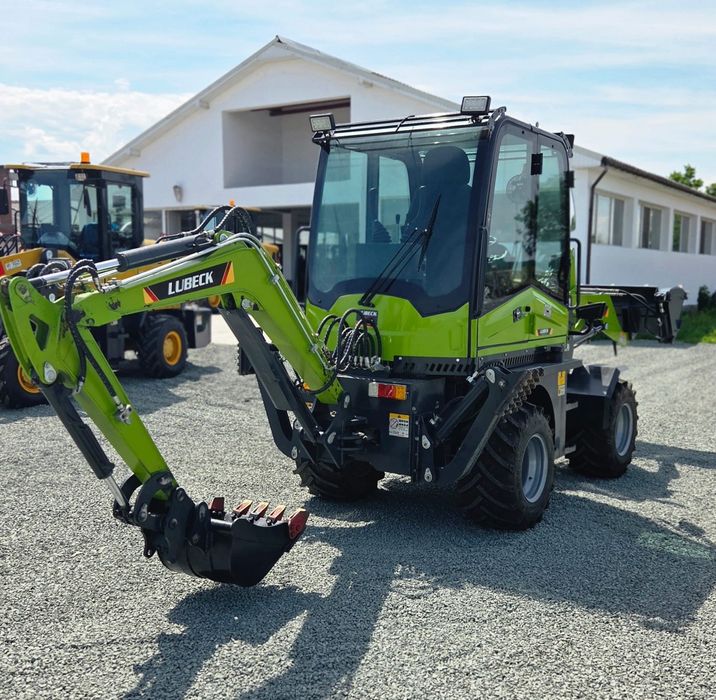 Buldoexcavator Lubeck ALV 3.0~ 50 ore de utilizare