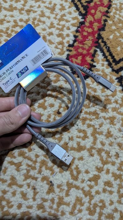 Iphone Android Type-c USB sim zaryadchik kabellari sotiladi. Iphone va