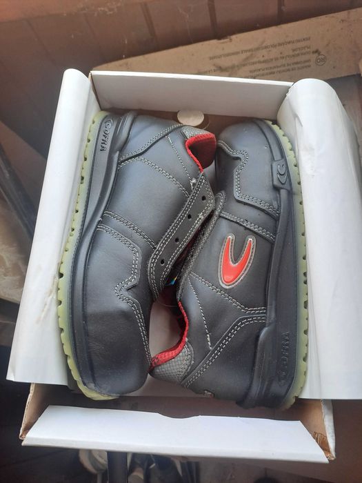 Работни обувки нови