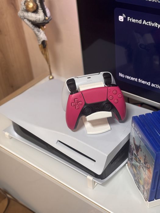 PlayStation 5 Disc Edition + 2 Джойстика + 5 игри Бартер