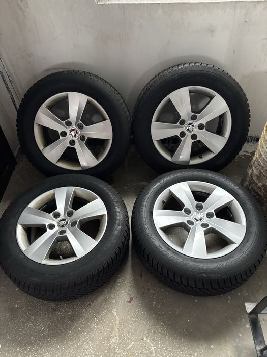 Jante/Roti Skoda Superb 16” 215/60 16” Dunlop W Sport 5