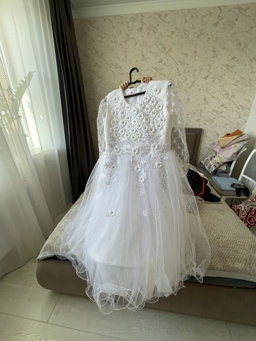 Продам платье для девочки