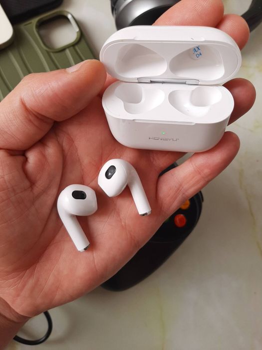 iPhone 15 + 2 бр. слушалки & джойстик (стара цена: 420€)