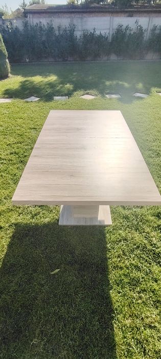 Vând masa living extensibila