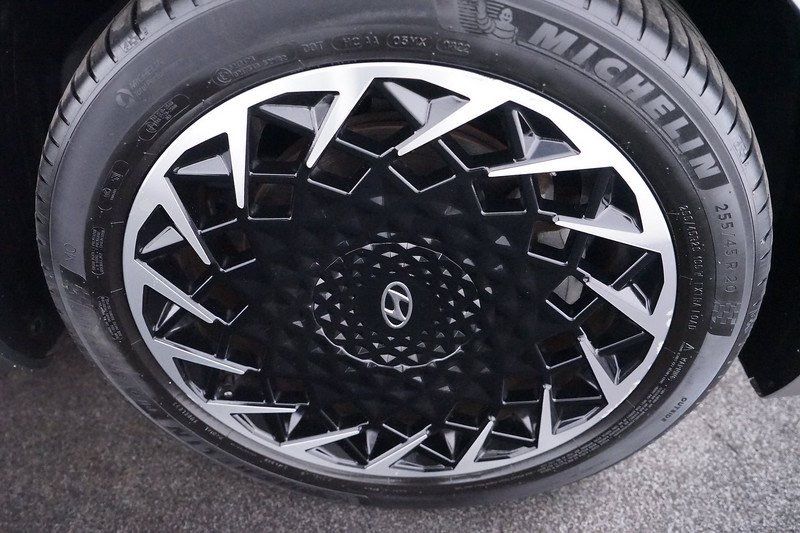 Гуми с джанти за Хюндай Айоник 5