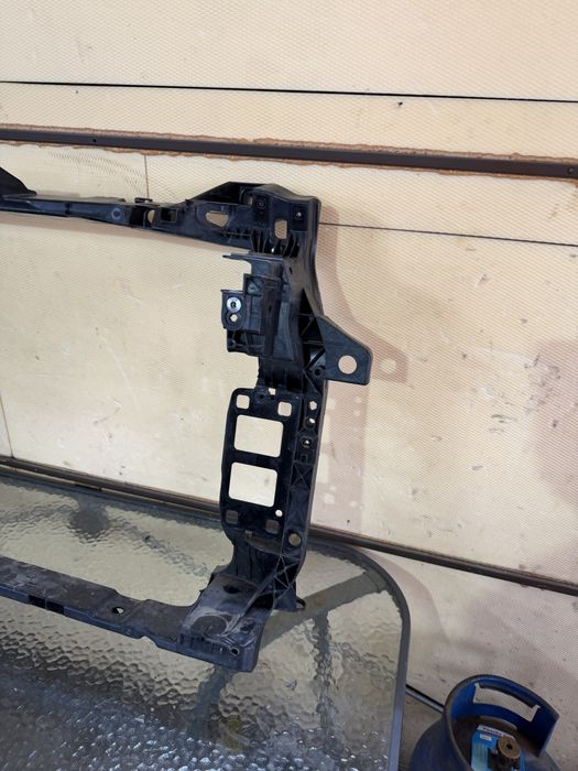 Trager suport radiatoare Audi Q8