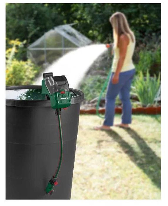 Акумулаторна помпа за дъждовна вода Parkside 12V с батерия и зарядно