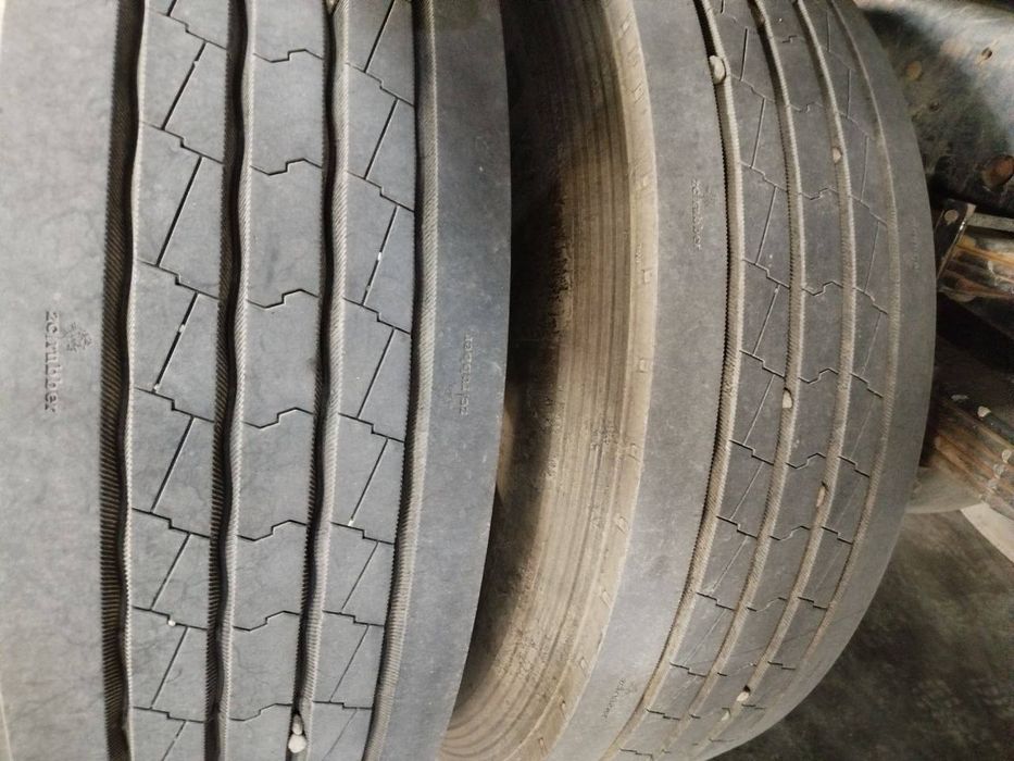 Isuzu rusumli avtomobil sotiladi