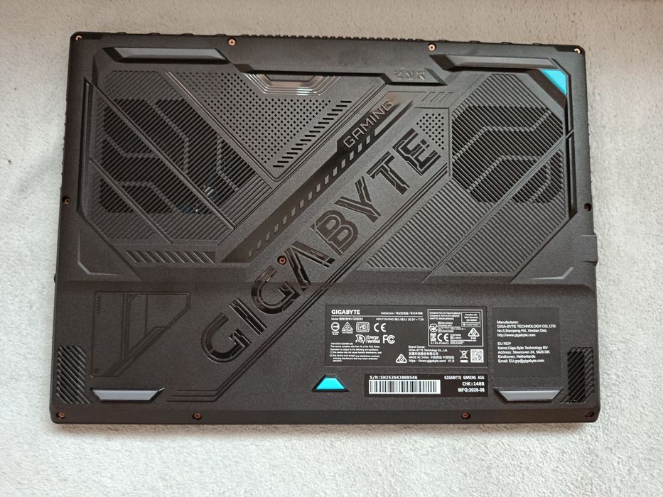 Laptop RTX 5060 RYZEN 7  SSD 1TB ram 16GB  Display 165Hz MUX SWITCH