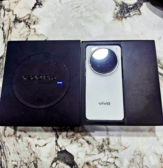 Vivo X200 Pro (256GB / 12GB RAM) китайска версия (CN ROM) – като нов