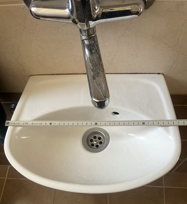 Малка мивка за баня