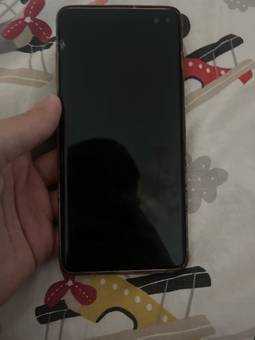 Продаю самсунг с 10 телефон хорошое состояние диспо