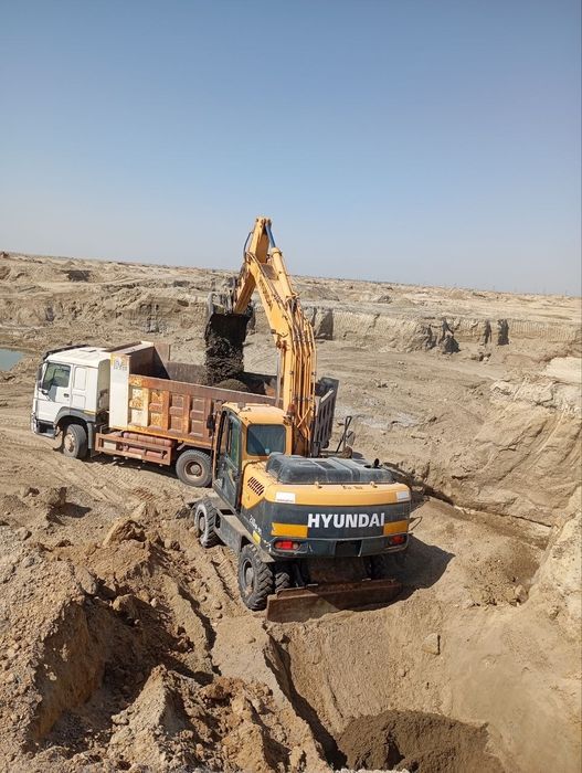 HYUNDAI w210-9s 2012г
