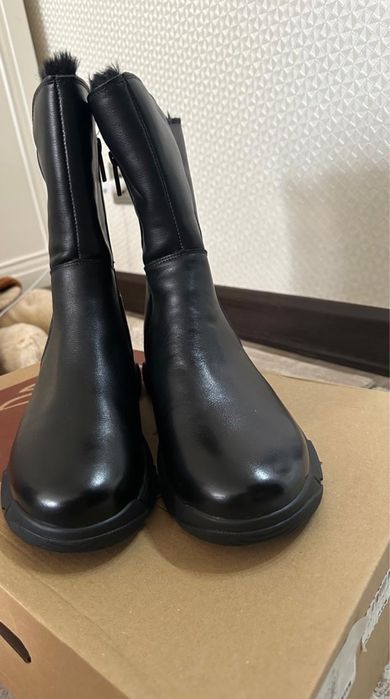 Продам кожаные сапоги