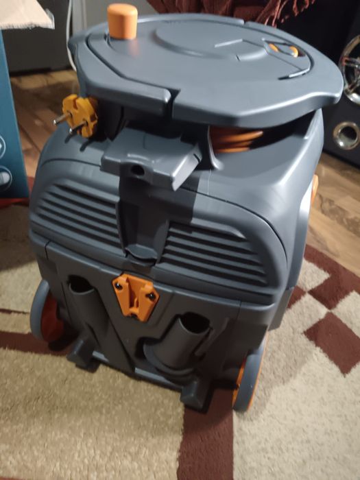 Aspirator profesional Taski