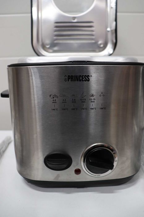 Фритюрник Princess, комплект за фондю, 1.2л, 840W, Лек ДЕФЕКТ