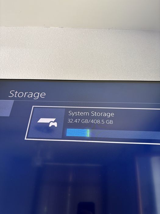 Ps4 в много добра кондиция  с 3 джойстика