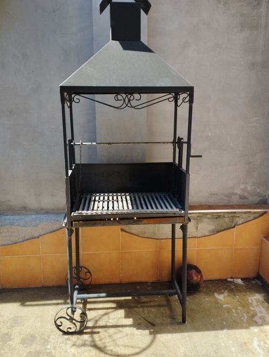 Продается Гриль, мангал, барбекю б/у