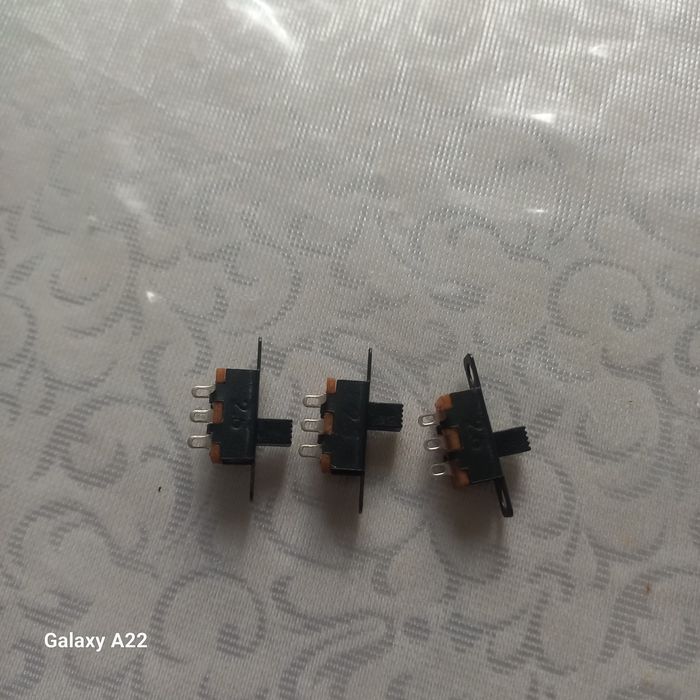 Mikrafon pereklyuchatel