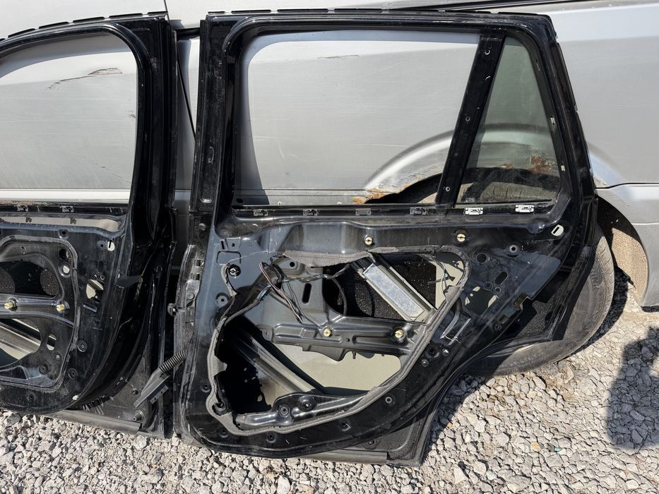 Десни предна и задна врати BMW e84