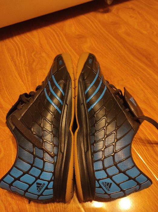 Papuci fotbal Adidas F10 42 2/3