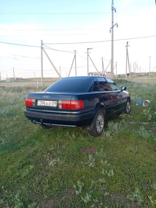 АУДИ б4 80 хорошо едет