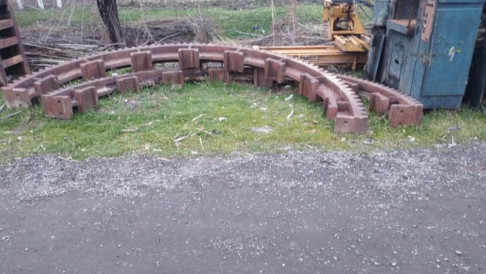 Венец хар хил турдаги бандажлар бор