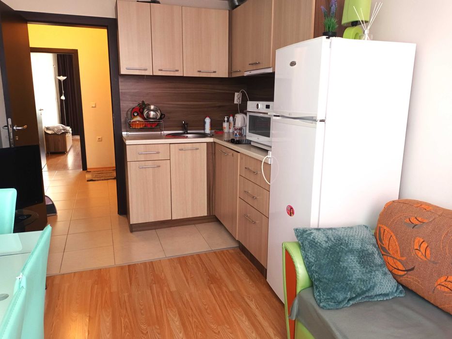 Отличен голям тристаен Черно море 3 до плажовете, собствен двор