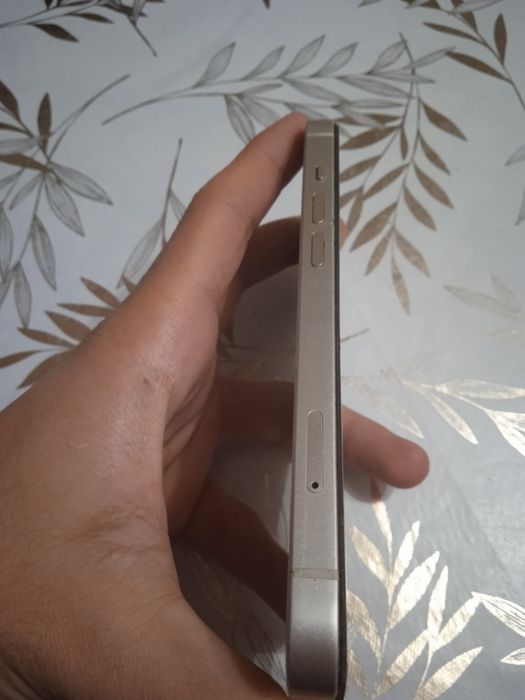 Продам Iphone 13-128
