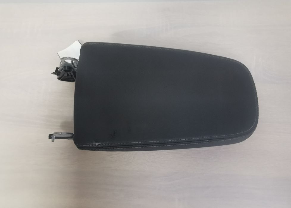 Cotiera consola centrala Skoda Octavia 4 2024 2.0 TDI DTR 5E3864207VRZ