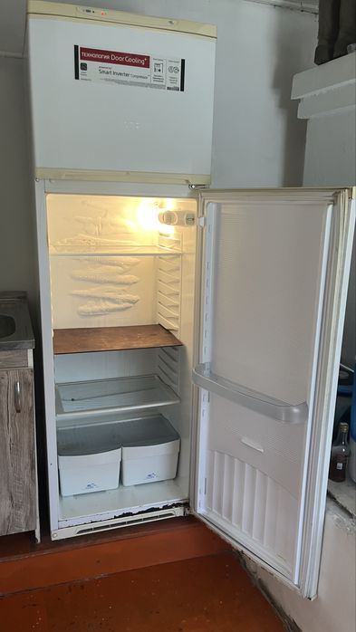 Холодильник.    .