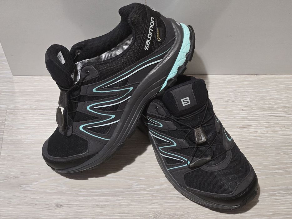 Adidas dama drumetie Salomon GTX 40