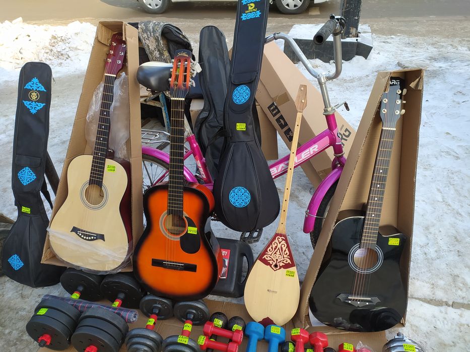 Акустическая гитара домбра