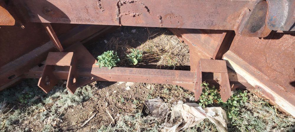 Продам угольник для погрузчик