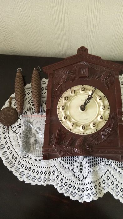 Настенные часы с кукушкой